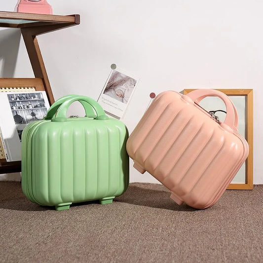 Cosmetic Case that Holds Space for Defying Gravity